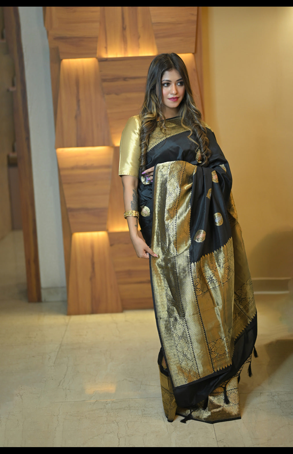 Handwoven Pure Katan Silk Banarasi Saree with Kadhiyal Border & Kadhua Meena Boota